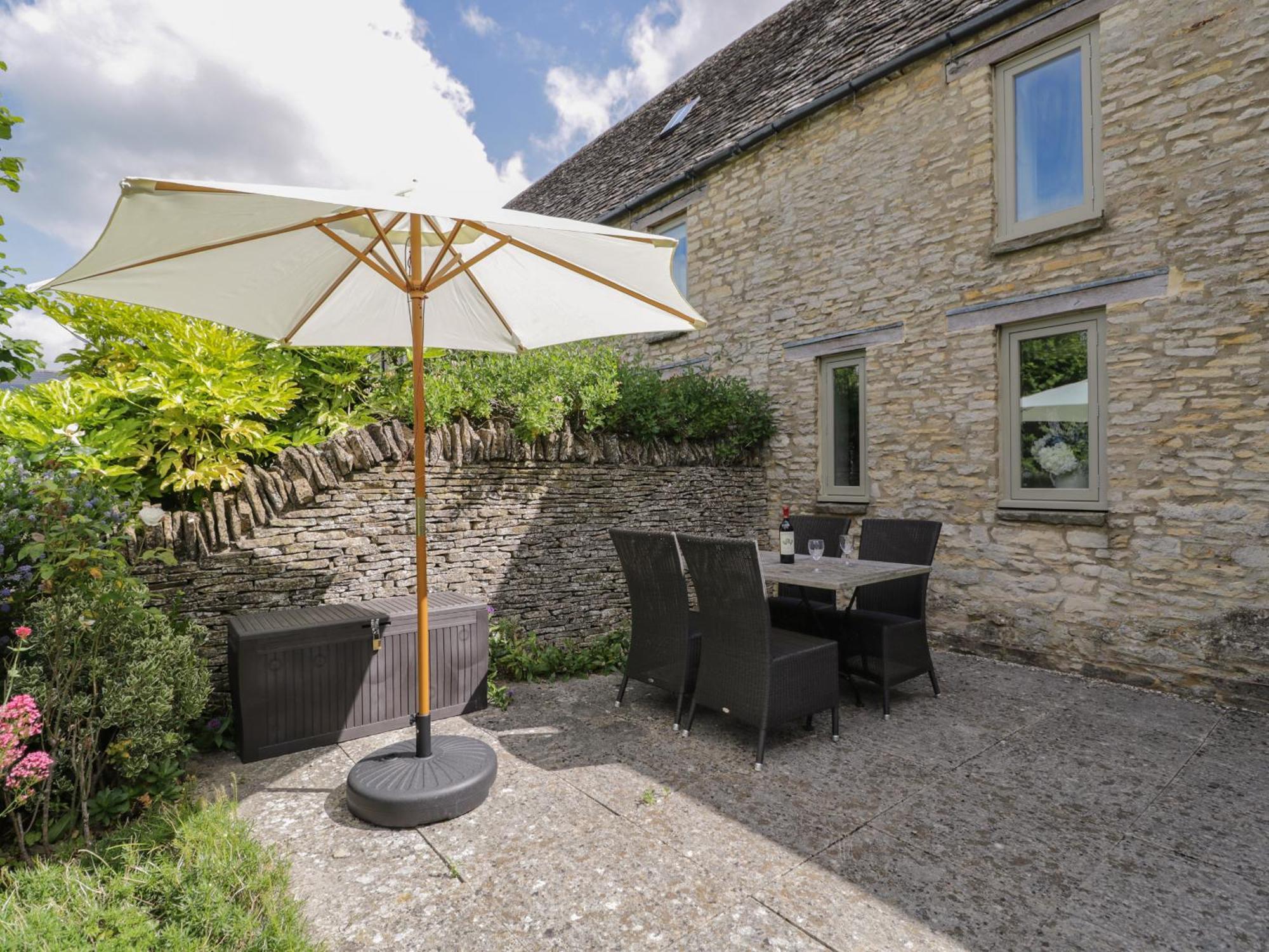 Little Owl Barn Vila Burford Exterior foto